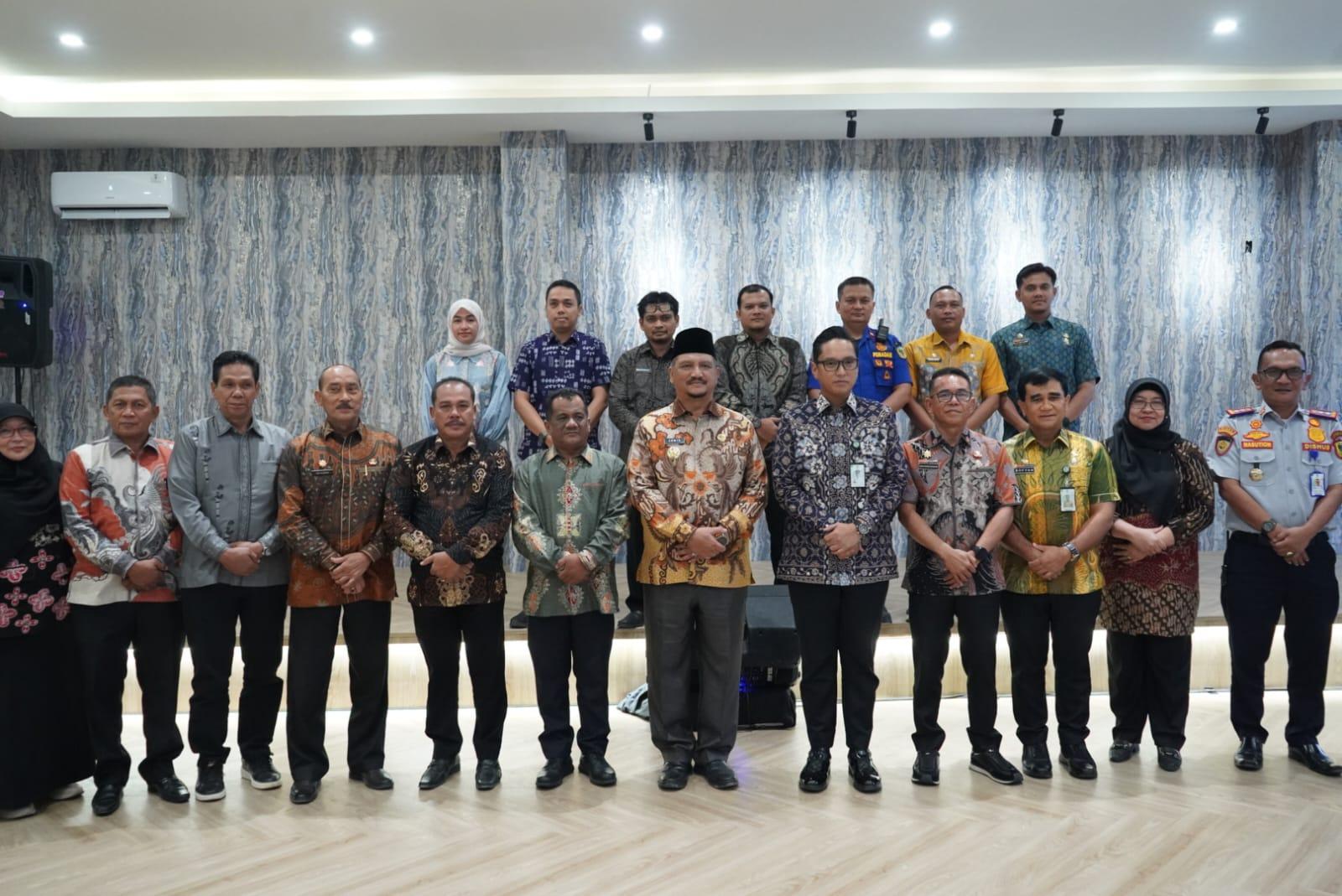 Bupati Aceh Tamiang Irjen Pol. (Purn) Drs. Armia Pahmi MH memimpin langsung jajaran Pemkab Aceh Tamiang untuk bersilaturahmi dengan Wali Kota Medan Rico Tri Putra Bayu Waas