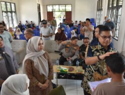 Wali Kota Langsa Serahkan Seragam Sekolah Gratis bagi 169 Anak Yatim Piatu di Langsa Timur