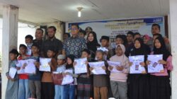 Wali Kota Langsa Serahkan Seragam Sekolah Gratis kepada Anak Yatim Piatu di Langsa Kota