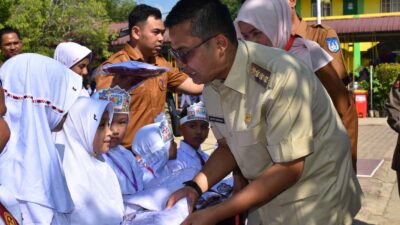 Pemko Langsa Salurkan 20.963 Seragam Sekolah Gratis, Komitmen Majukan Pendidikan