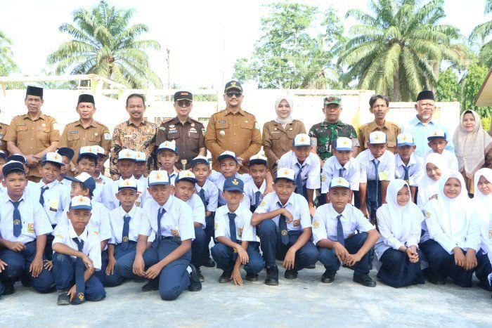 Bupati Aceh Tamiang, Irjen Pol. (Purn) Drs. Armia Pahmi, MH,