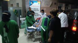 Aksi Heroik Satlantas Polres Gresik Selamatkan Wanita yang Hendak Melahirkan