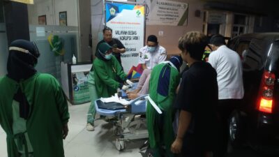 Aksi Heroik Satlantas Polres Gresik Selamatkan Wanita yang Hendak Melahirkan