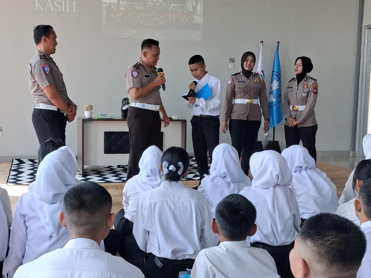 Kasat Lantas Polres Mojokerto, AKP Bernardus Bagas Simarmata