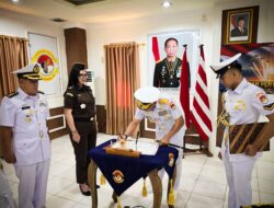 Perkuat Penegakan Hukum Maritim, Komandan Kodaeral XI Pimpin Penyumpahan 84 Perwira Penyidik di Laut