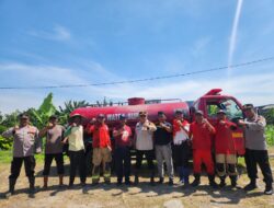 Hadapi Kemarau, Polres Pelabuhan Tanjung Perak Gandeng Damkar Siram Lahan Jagung Ketahanan Pangan