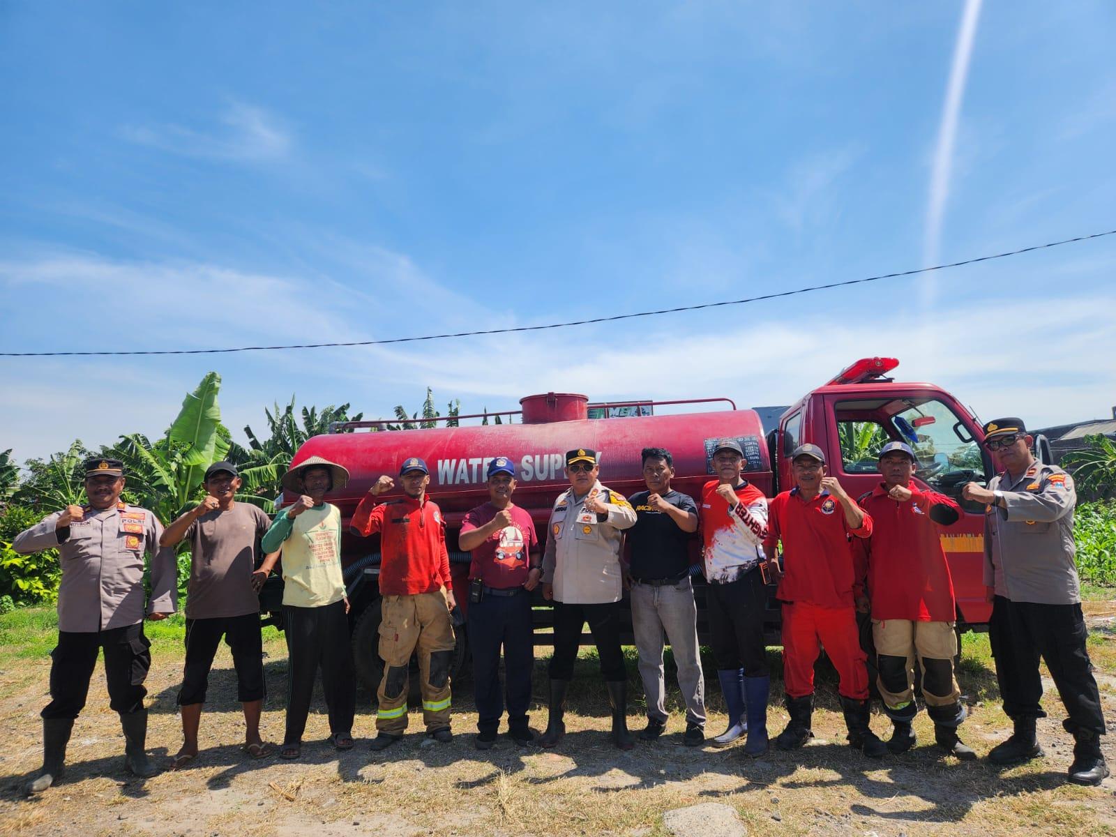 Dampak kemarau panjang yang mengancam sektor pertanian, Polres Pelabuhan Tanjung Perak personel penggerak ketahanan pangan Polsek Kenjeran menyelamatkan lahan jagung