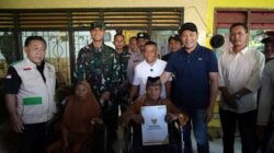 Bupati Sidoarjo Serahkan Alat Bantu Kesehatan dan Sidak Rumah Tidak Layak Huni di Tulangan-Wonoayu