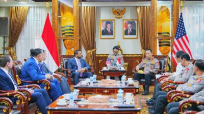 Kapolri Jenderal Polisi Drs. Listyo Sigit Prabowo, M.Si., menerima audiensi Direktur Federal Bureau of Investigation (FBI), Mr. Kash Patel