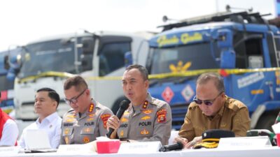 Polda Sumatera Selatan menggelar konferensi pers berskala besar terkait pengungkapan kasus kejahatan penyalahgunaan Bahan Bakar Minyak (BBM) ilegal