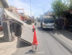 Warga Karangbong Sidoarjo Was-was! Belum Genap Sebulan, Dua Truk Ekspedisi Runtuhkan Kanopi hingga Ciderai Remaja