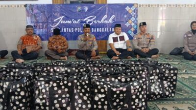 Jumat Berkah Pererat Silaturahmi, Kasatlantas Polres Bangkalan Hadir Berbagi di Tengah Masyarakat