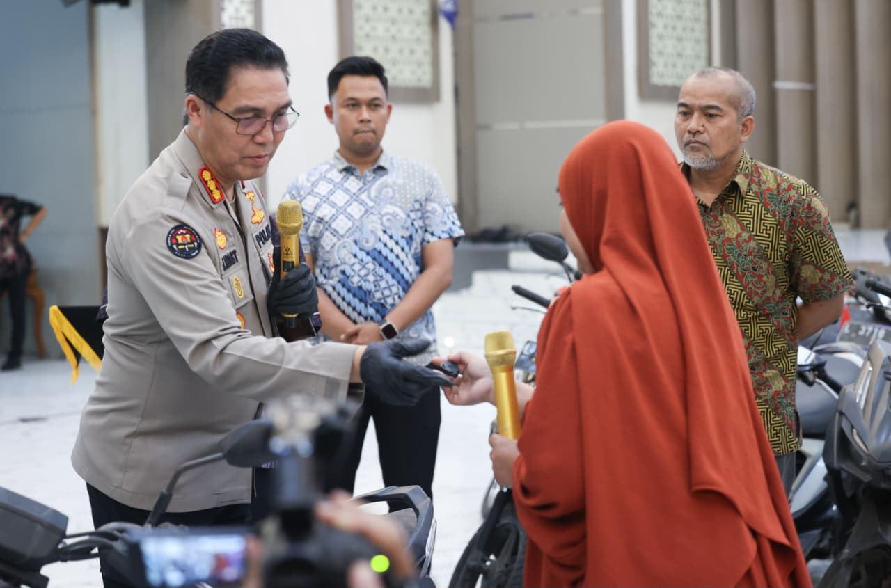 Kabid Humas Polda Jatim Kombes Pol Jules Abraham Abast