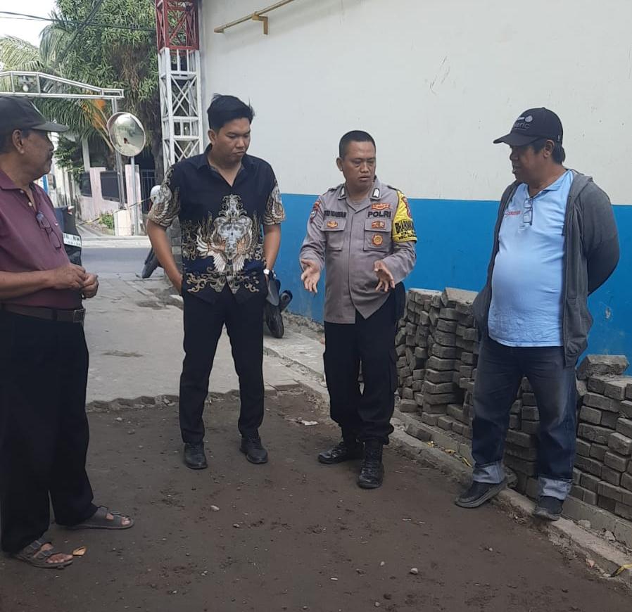 Bripka Tri Wawan selaku personil Bhabinkamtibmas Polsek Karangpilang, Kelurahan Kedurus, Kecamatan Karangpilang Surabaya