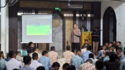 Kegiatan yang berlangsung di lingkungan SMK KAL-1 Surabaya tersebut dihadiri oleh Kasat Binmas Polres Pelabuhan Tanjung Perak beserta personel Sat Binmas