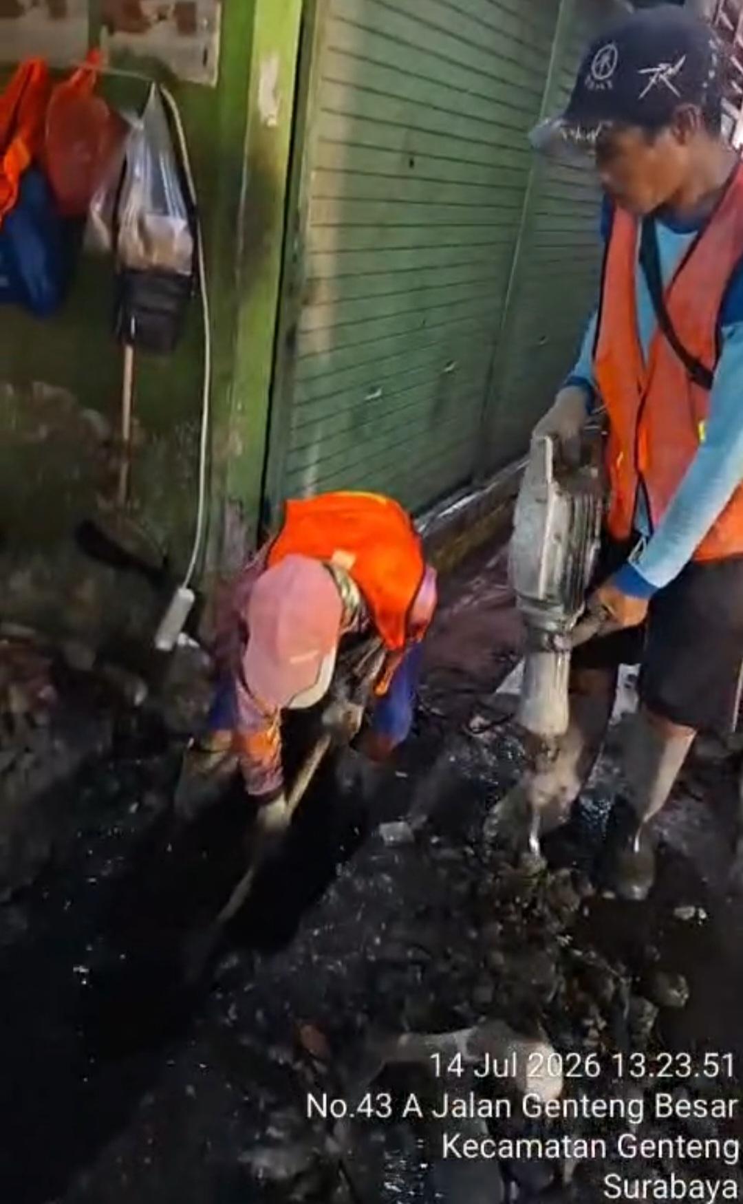 Pembangunan Drainase Pasar Genteng Surabaya