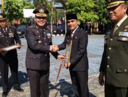 Bupati Bangkalan Hadiri HUT Bhayangkara ke-80, Terima Penghargaan dari Polres
