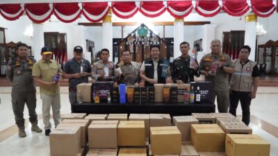 Langgar Izin Usaha, Tiga Toko Miras di Sidoarjo Ditutup Bupati Subandi