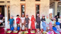 Foto saat membagikan sembako kepada anak yatim