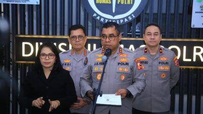 Kadivhumas Polri Irjen Pol. Johnny Eddizon Isir