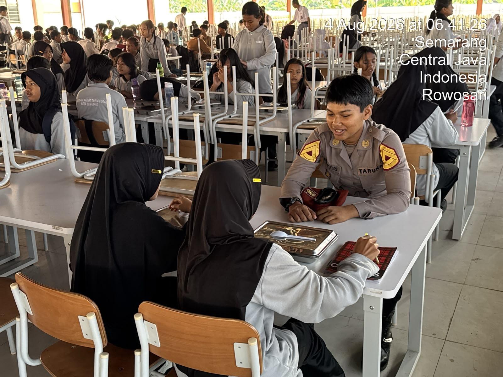 Program Taruna Bhakti Sekolah Rakyat Tahun 2026, terdapat 71 Taruni Akademi Kepolisian (Akpol) yang turut mengambil peran penting dalam mendampingi para siswa.