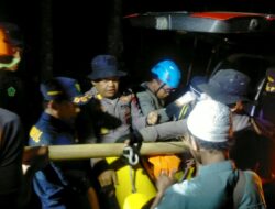 Operasi Kemanusiaan Polres Bondowoso Berhasil Evakuasi Dua Jenazah di Gunung Piramid