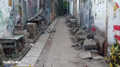 Pembangunan saluran u-ditch 30/40 dengan cover gandar 5 ton di Jalan Kebangsren Gang I Surabaya