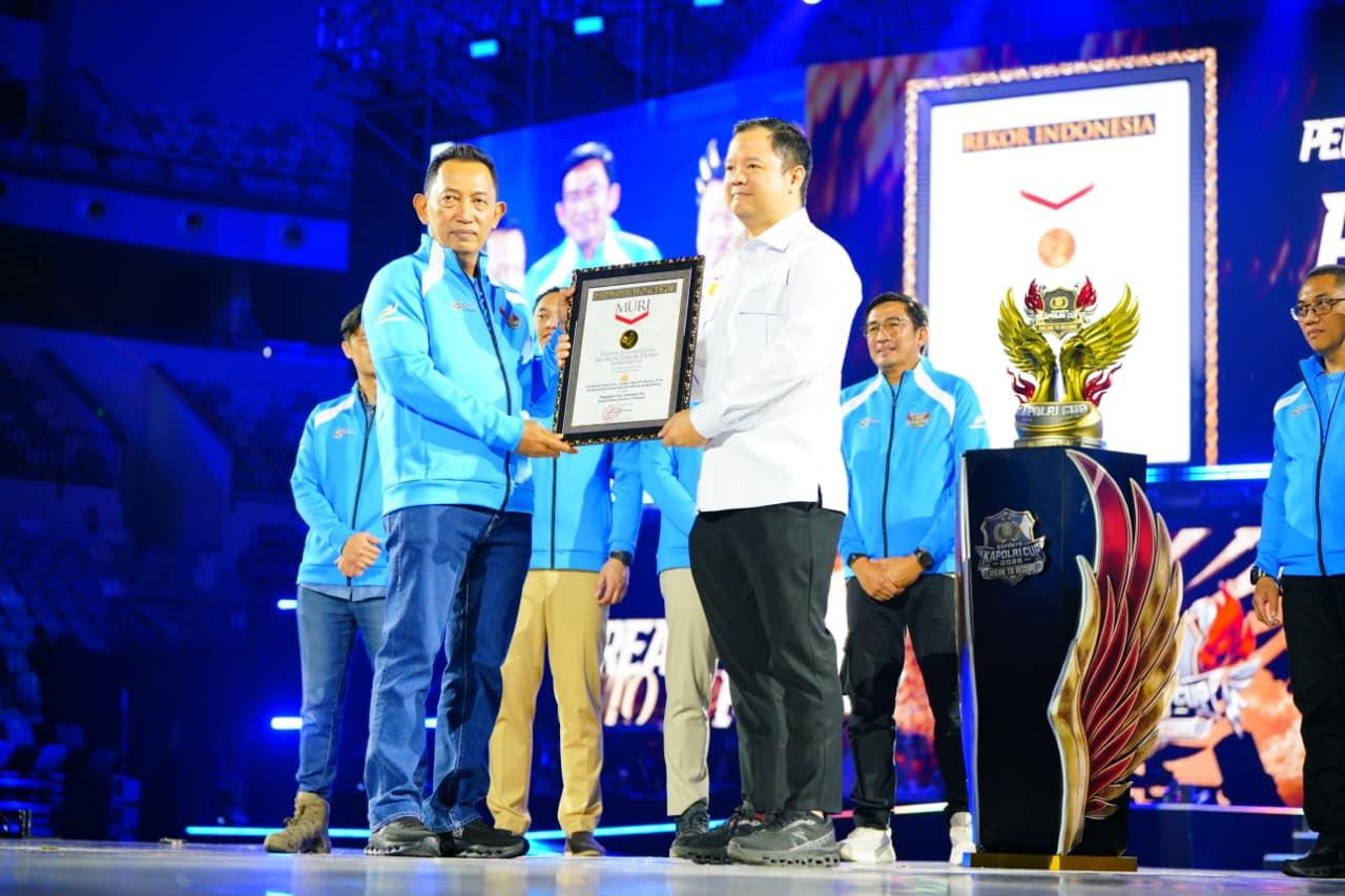 Kapolri Jenderal Polisi Drs. Listyo Sigit Prabowo, M.Si. resmi menutup E-Sports Kapolri Cup 2026