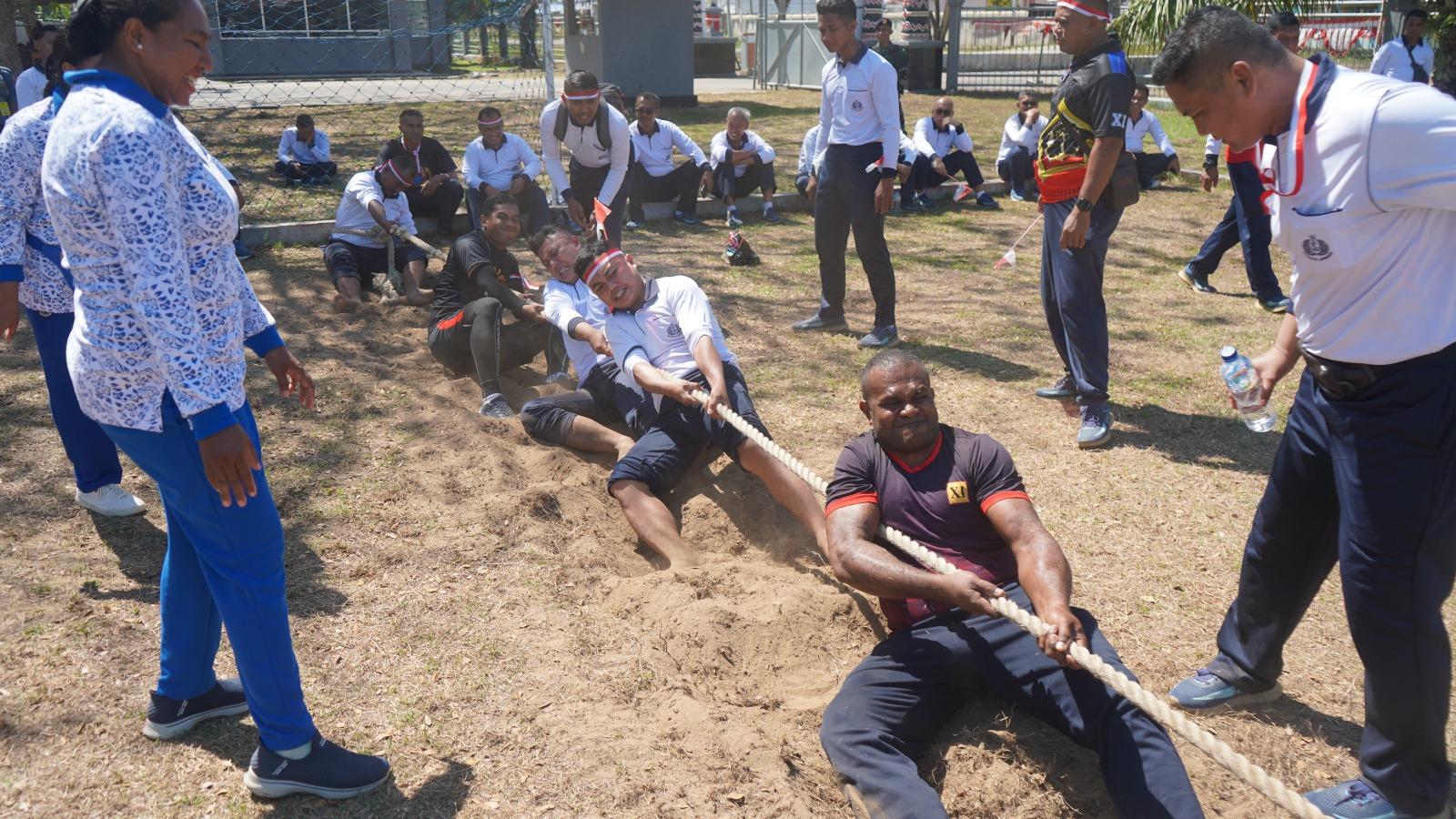 Suasana penuh semangat dan keceriaan mewarnai perayaan menyambut Hari Ulang Tahun (HUT) ke-81 Kemerdekaan Republik Indonesia di lingkungan Kodaeral XI