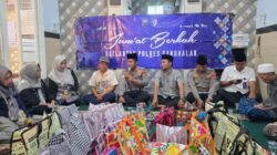 Sentuhan Kepedulian, Kasatlantas Polres Bangkalan Pimpin Langsung Aksi Sosial Jumat Berkah di Musholla Al Hidayah