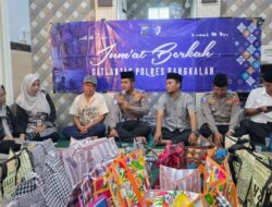 Sentuhan Kepedulian, Kasatlantas Polres Bangkalan Pimpin Langsung Aksi Sosial Jumat Berkah di Musholla Al Hidayah