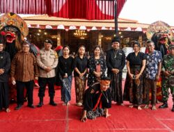 Sifat Dermawan Nyai Wali Ida Rofi, Gelar Sunatan Massal Gratis dan Santunan Akbar di Tanggulangin