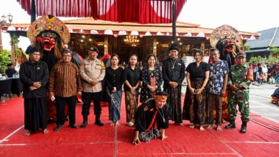 Sifat Dermawan Nyai Wali Ida Rofi, Gelar Sunatan Massal Gratis dan Santunan Akbar di Tanggulangin