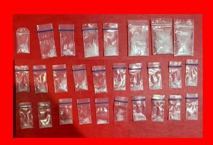 28 poket sabu dengan berat sekitar 20,4 gram