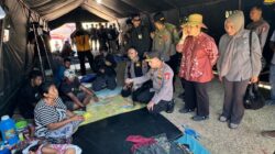 Polri Perkuat Penanganan Gempa NTT, Kapolri Tinjau Lokasi Terdampak dan Serahkan Bantuan
