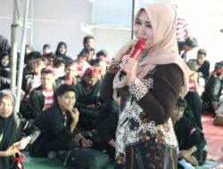 Senator Cantik Ning Lia Istifhama Ajak Mahasiswa Wiraraja Sumenep Jaga Demokrasi dan Persatuan