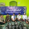 Sinergi Tanpa Jarak: Kasatlantas Polres Bangkalan Bagikan Sembako Jumat Berkah di Musholla Annur Pangeranan