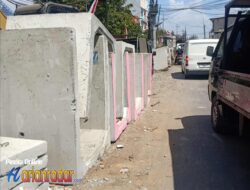 Abaikan Keselamatan Pengguna Jalan, Proyek Drainase di Raya Wonorejo I Manukan Kulon Surabaya Taruh U-ditch Tanpa Pembatas