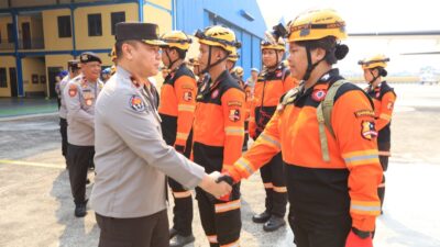 Polri Kembali Kirim Tim SAR dan Bantuan Logistik untuk Percepat Penanganan Gempa NTT