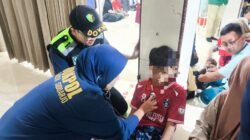 Tim Dokkes Polresta Sidoarjo Cek Kesehatan Ratusan Santri di Tanggulangin