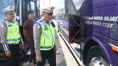 Kasatlantas Polres Pelabuhan Tanjung Perak AKP Imam Sayfudin Rodji
