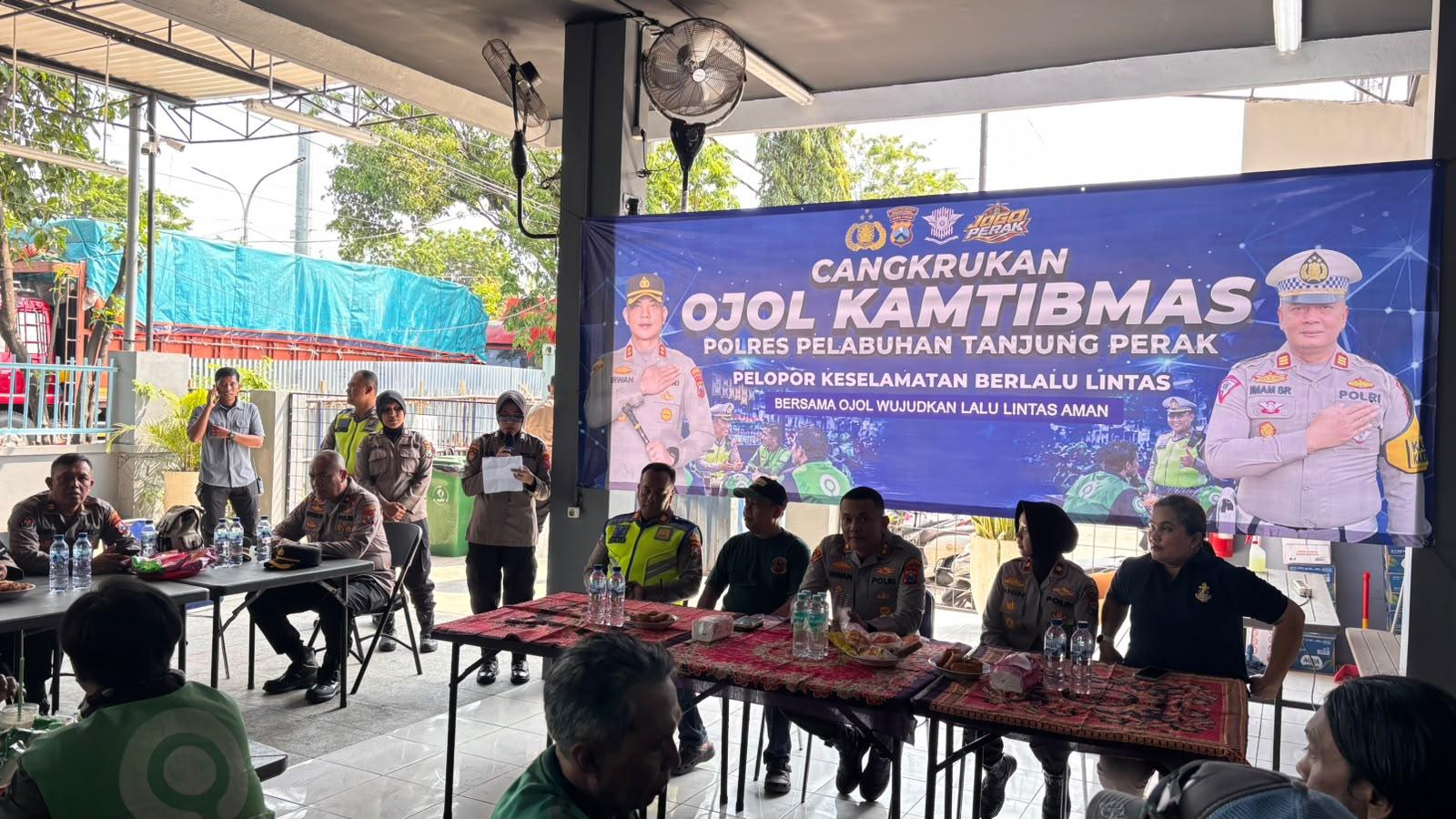 Polres Tanjung Perak Ajak Driver Jadi Pelopor Keselamatan