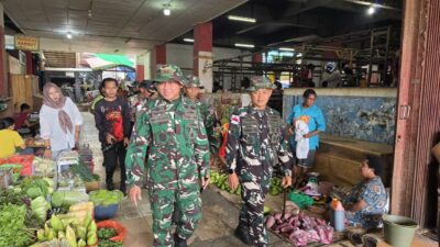 HUT TNI ke-81 Tahun 2026, TNI-Polri bersinergi melaksanakan kegiatan Karya Bakti Pembersihan Pasar Wamanggu, Merauke
