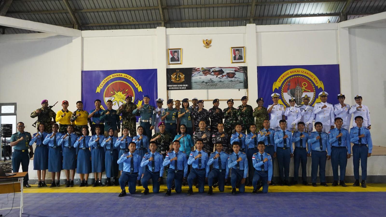 Panda Kodaeral XI melaksanakan Kampanye Werving TNI Angkatan Laut dengan melibatkan para siswa Sekolah Semi Militer SMA Negeri 2 Merauke