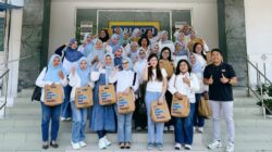Pertemuan Rutin Berbalut Edukasi: DWP Rutan Surabaya Intip Produksi Sari Roti