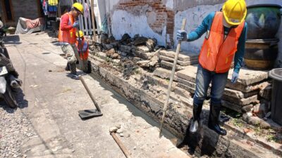 Proyek Pokmas Genteng Bersinar