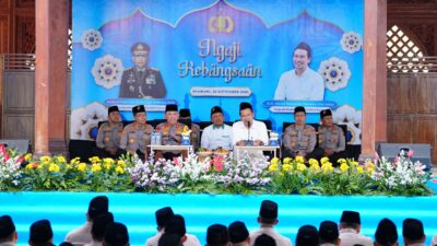 Kapolri Jenderal Polisi Drs. Listyo Sigit Prabowo, M.Si., dalam Ngaji Kebangsaan bersama K.H. Ahmad Bahauddin Nursalim atau Gus Baha