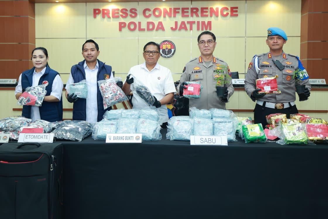 Kabid Humas Polda Jatim Kombes Pol Jules Abraham Abast
