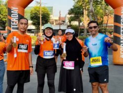 Bukan Cuma Top Layani Warga, Lurah Tembok Dukuh Josjiss Tampil Energik Tembus Finish JETE RUN 2026