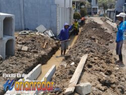 Diduga Swakelola Digadaikan ke Mandor | Proyek Pokmas GAT Kelurahan Gunung Anyar Tambak Surabaya: Anggaran Ghoib Dirahasiakan, K3 Diparkir 